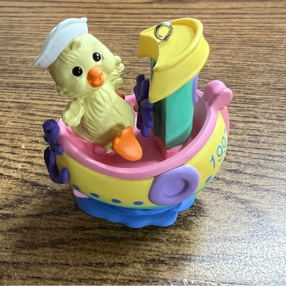 Hallmark Here Comes Easter 1997 a spring Collection Handcrafted Dated 1997